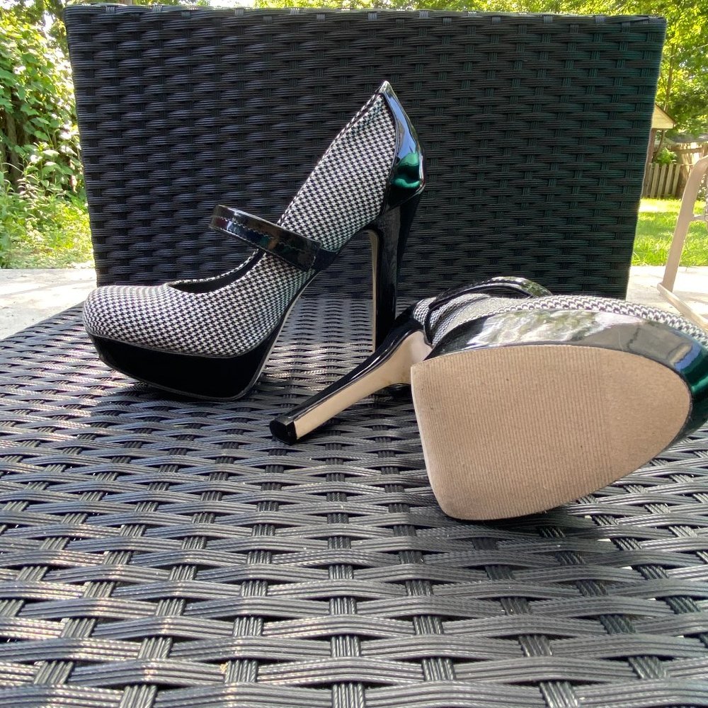 Madden Girl Vexxx Pumps 8 1/2